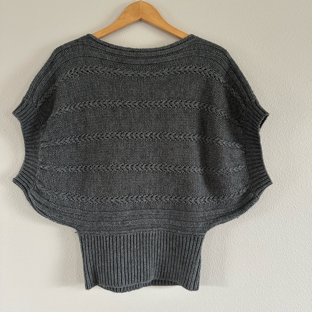 Elegant Gray Women's Sweater
